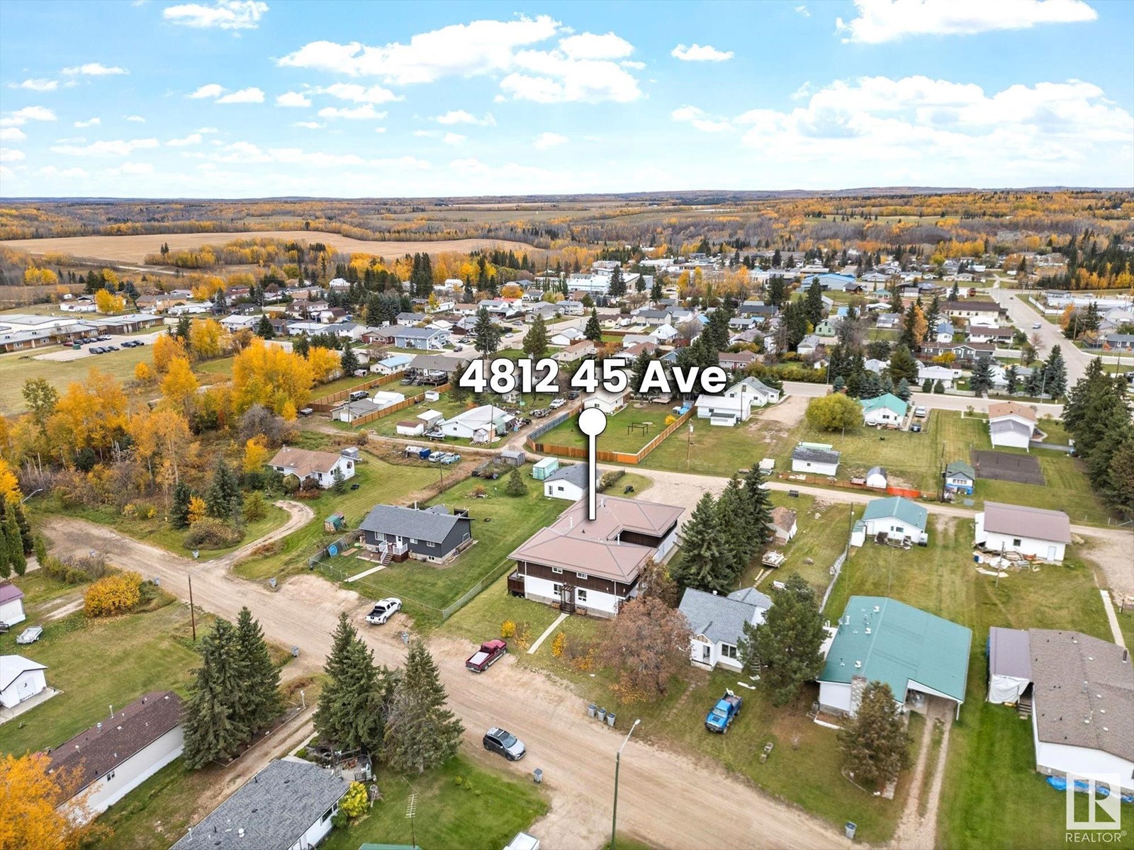 4812 45 AV Property Photo 1