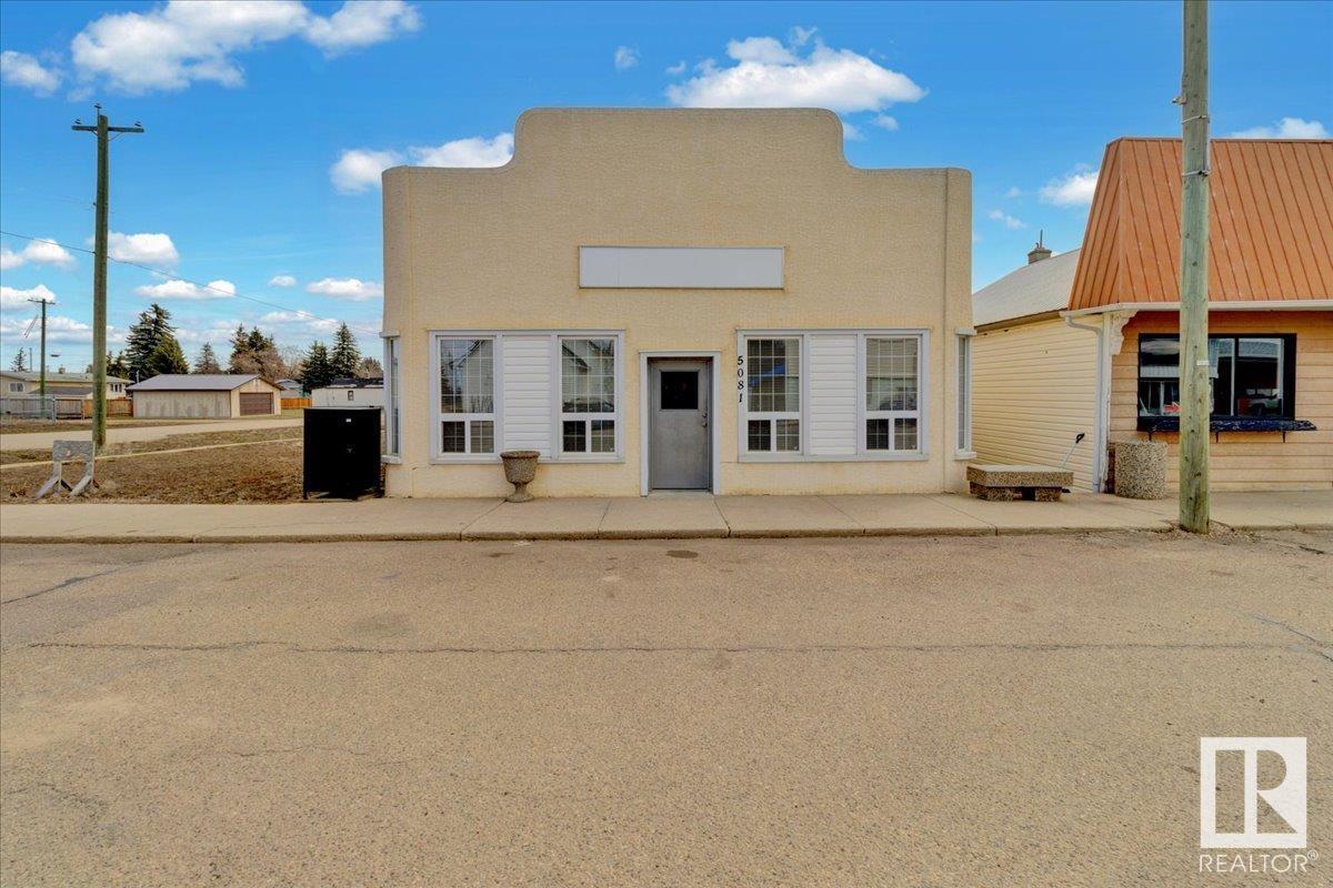 5081 50 St Property Photo 1