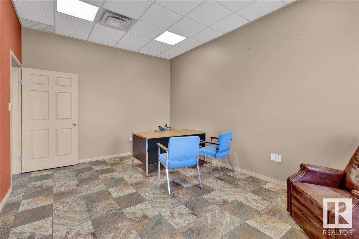 5081 50 St Property Photo 11