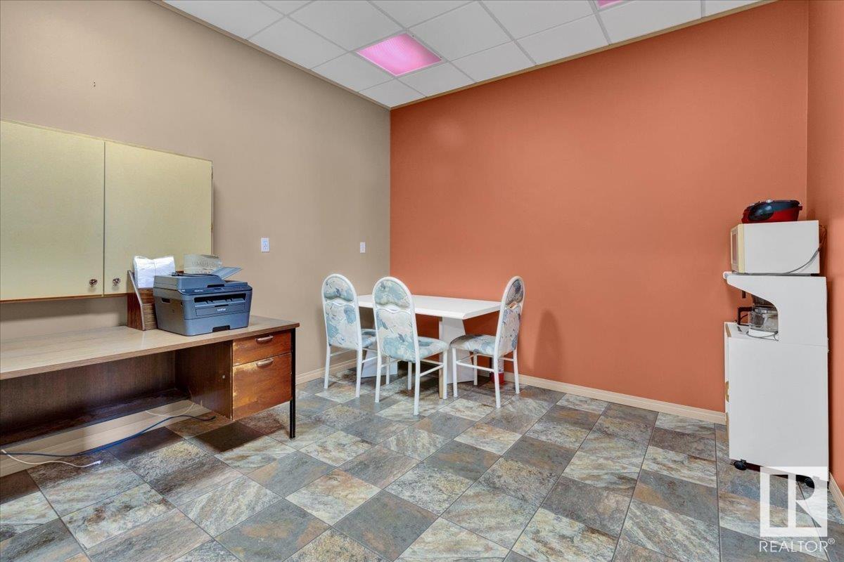 5081 50 St Property Photo 12
