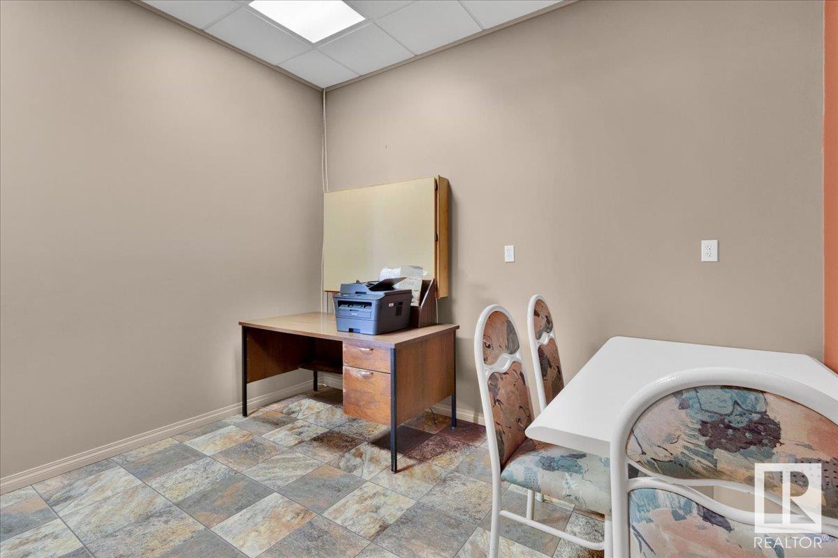 5081 50 St Property Photo 13