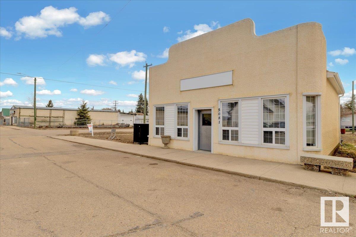 5081 50 St Property Photo 22