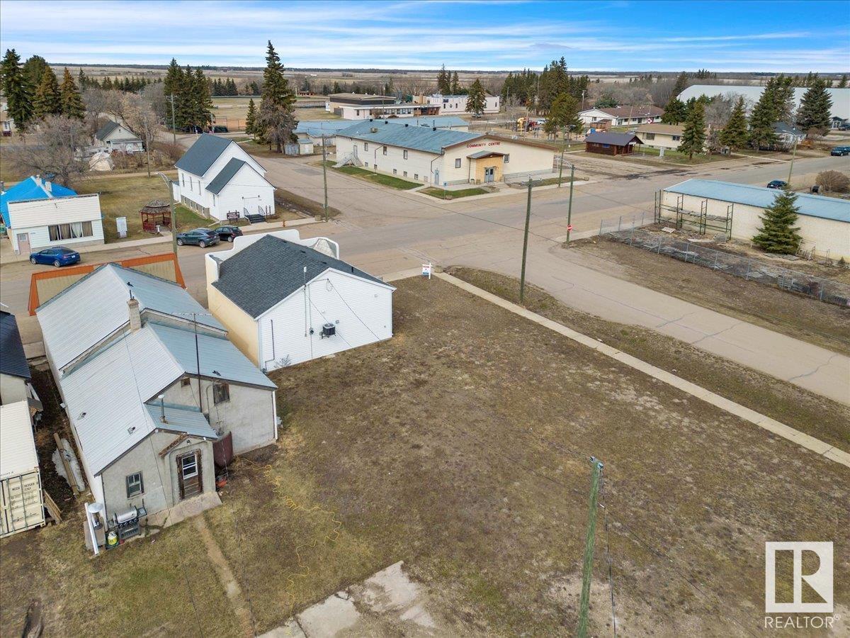 5081 50 St Property Photo 26