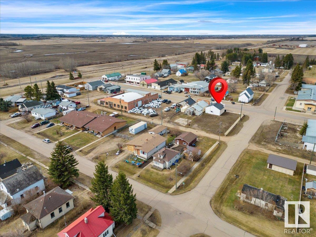 5081 50 St Property Photo 30