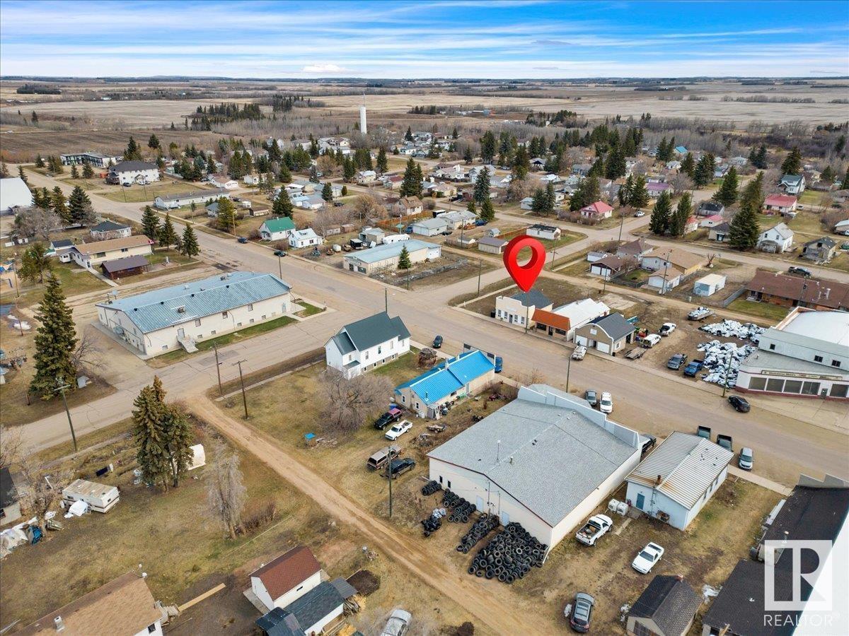 5081 50 St Property Photo 32