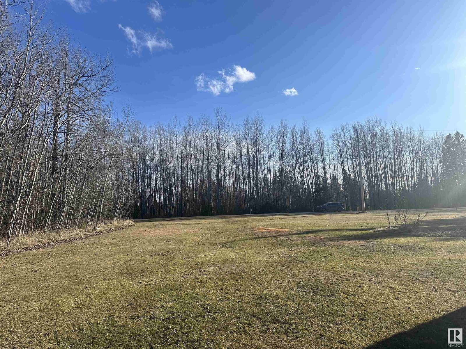 5004 51 Av Property Photo 9