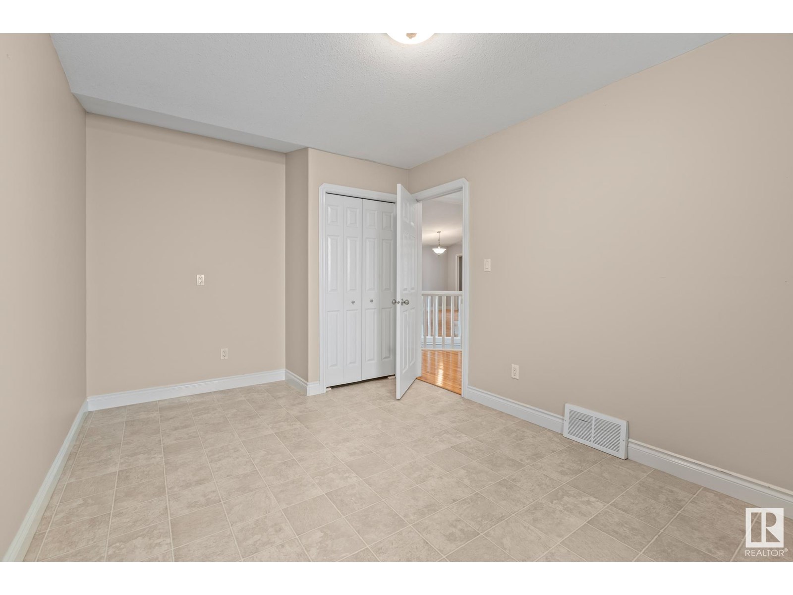 5500 Creekside Pt Property Photo 17