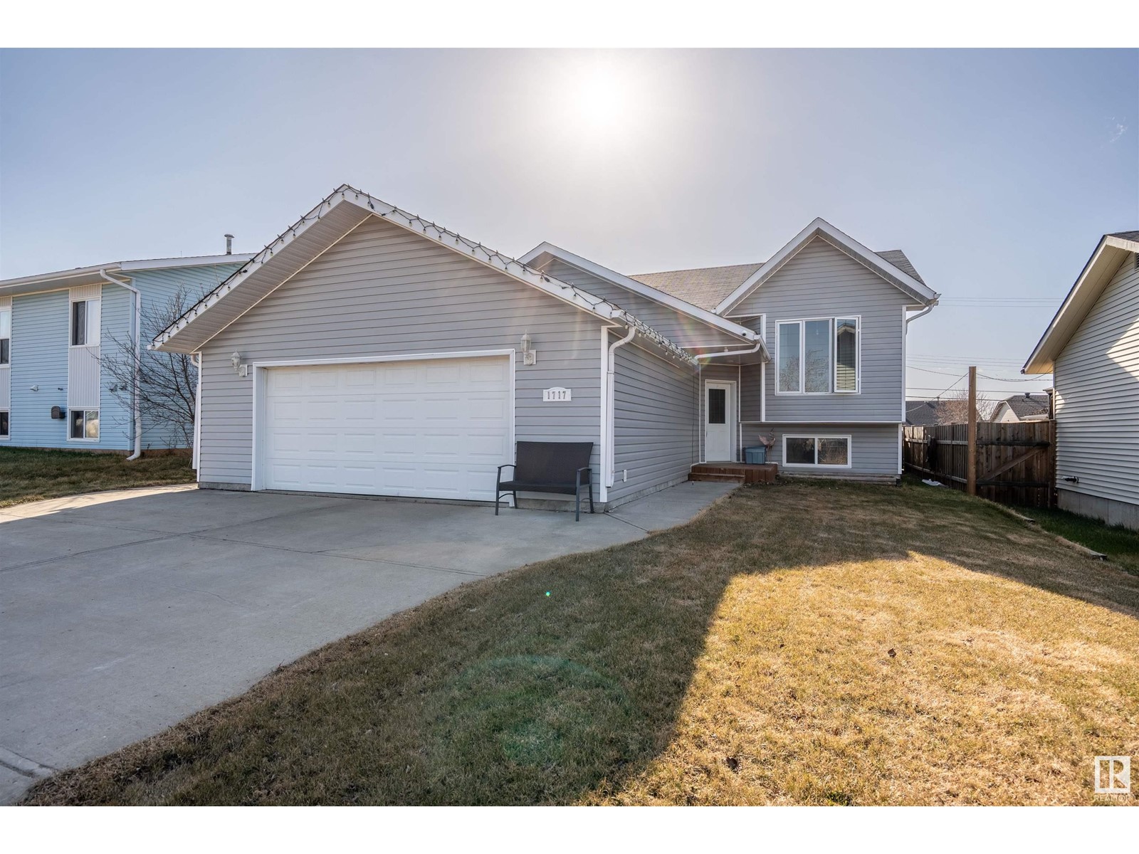 1717 6 St Property Photo 1