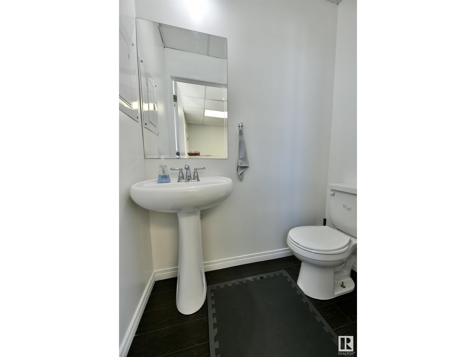 277 57201 Rr 102 Property Photo 10