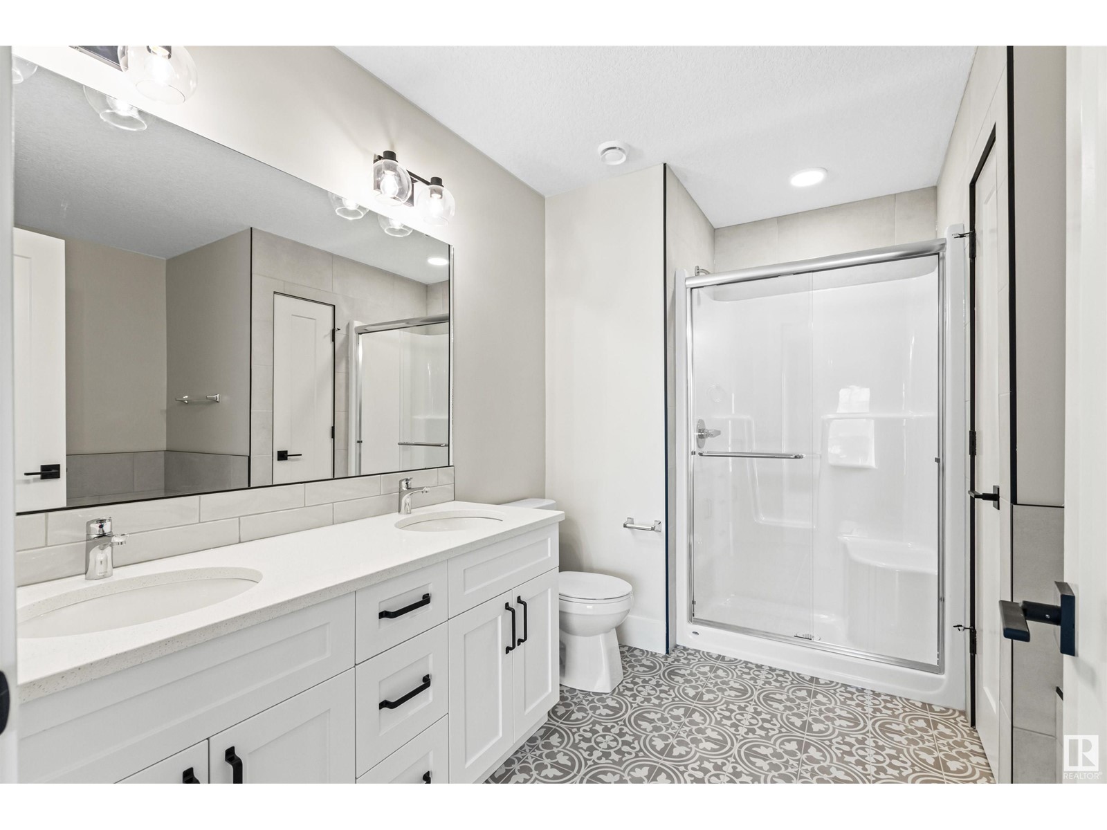 11077 150 St Nw Property Photo 29