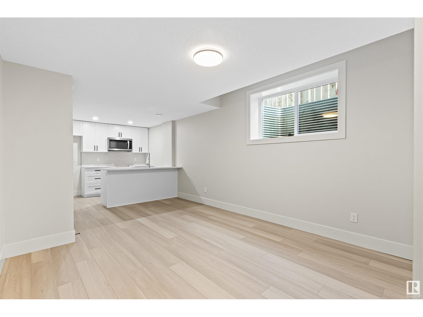 11077 150 St Nw Property Photo 38