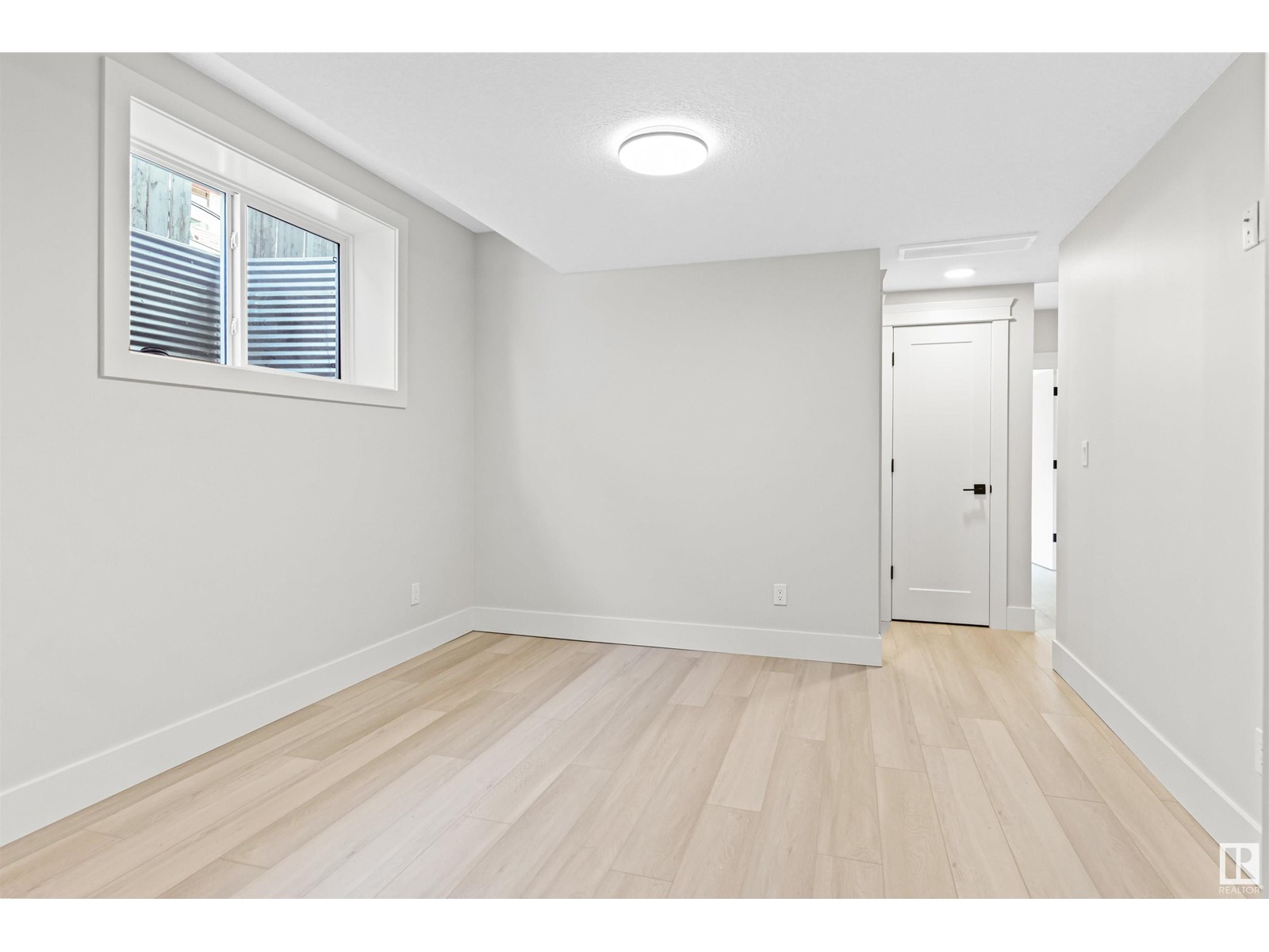 11077 150 St Nw Property Photo 39