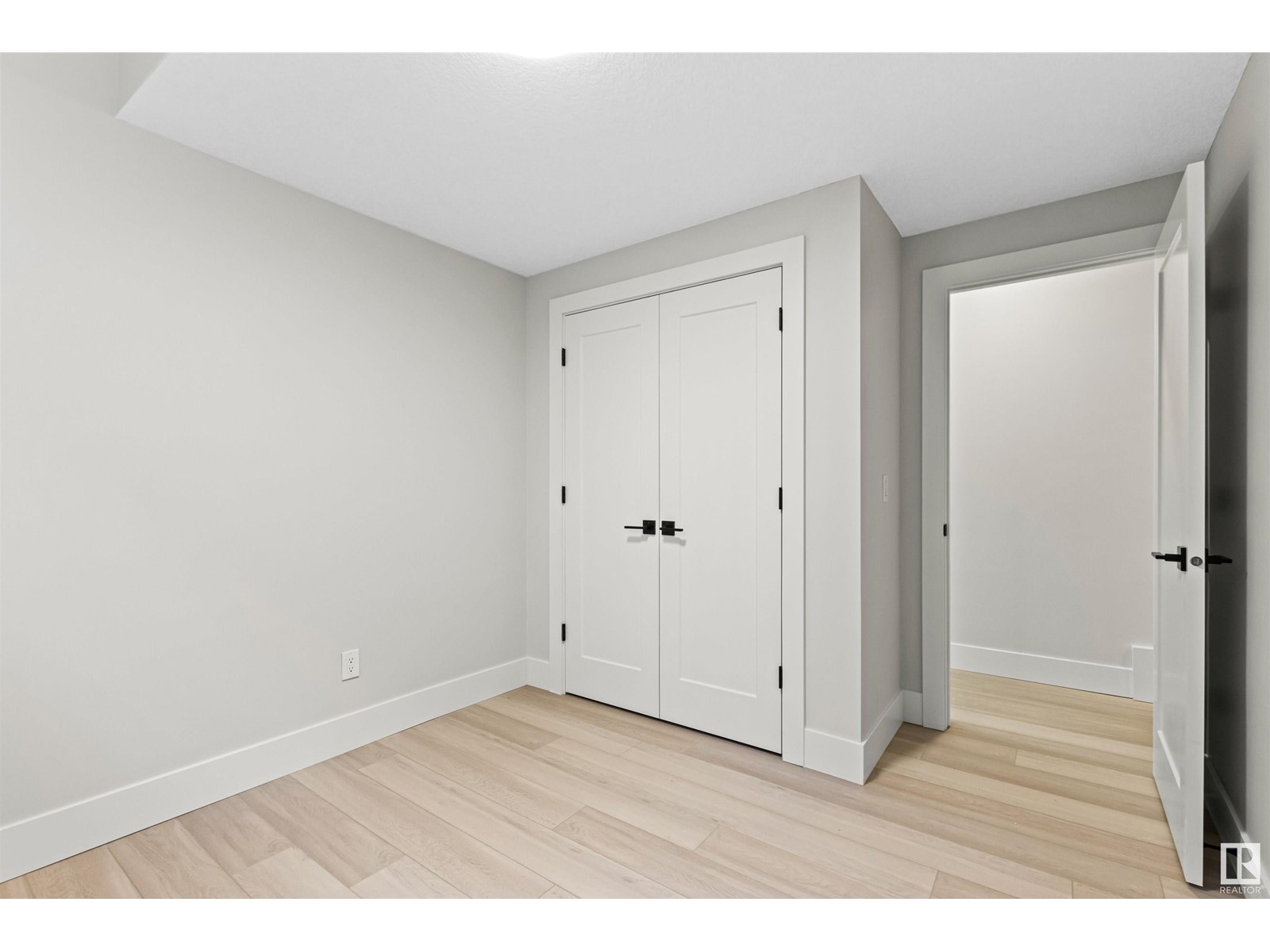 11077 150 St Nw Property Photo 42