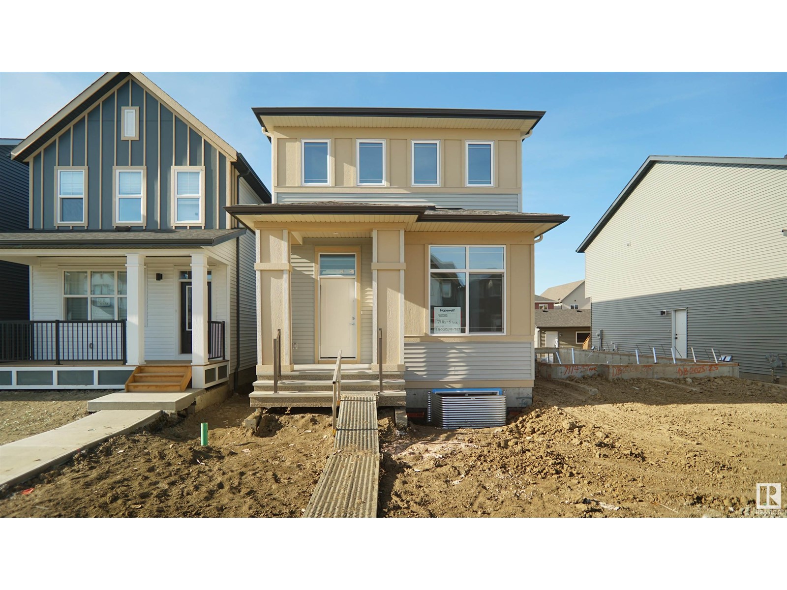 7116 51 Av Property Photo 1