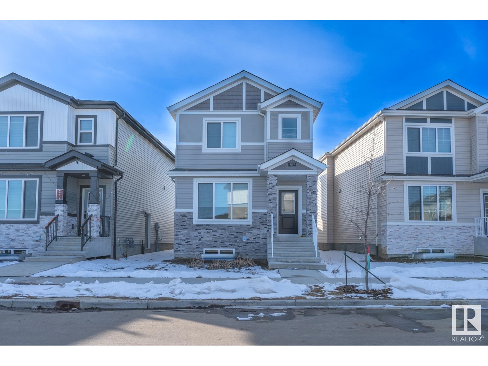 4409 37 St Property Photo 1
