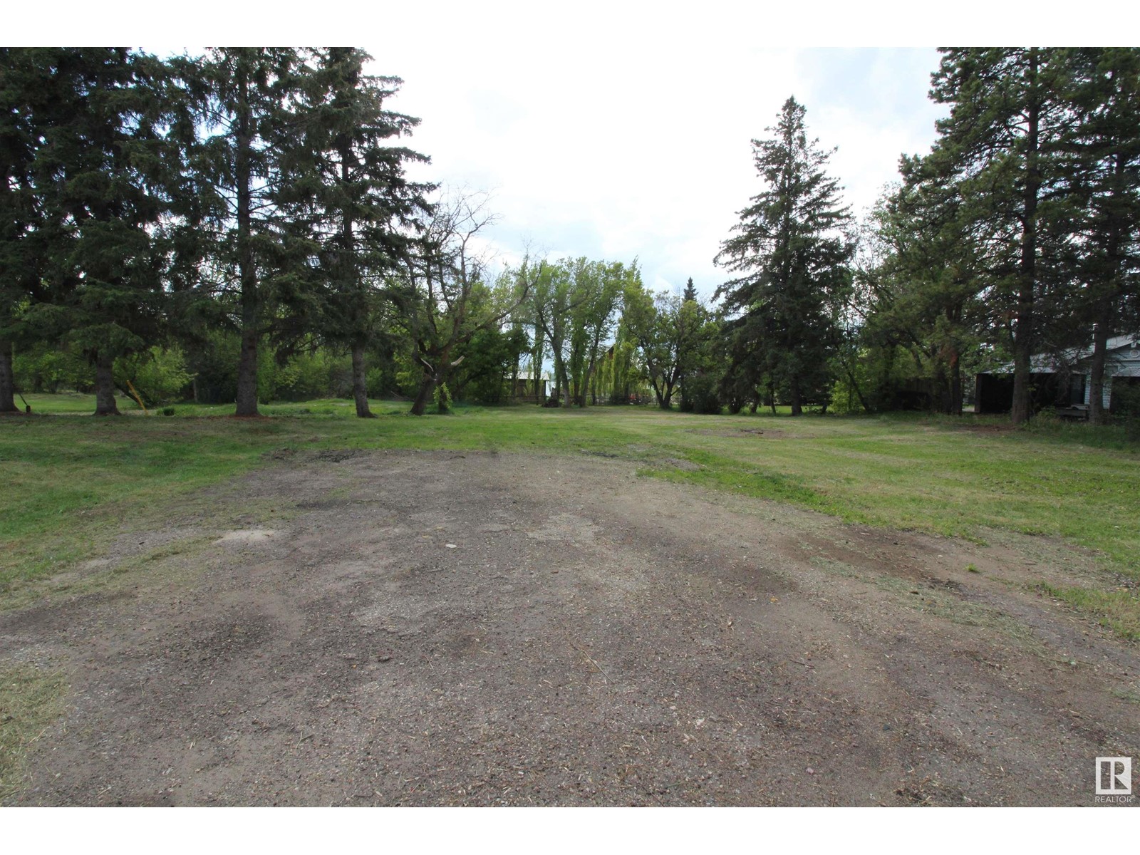 #117 57323 Rr 30 Property Photo 23