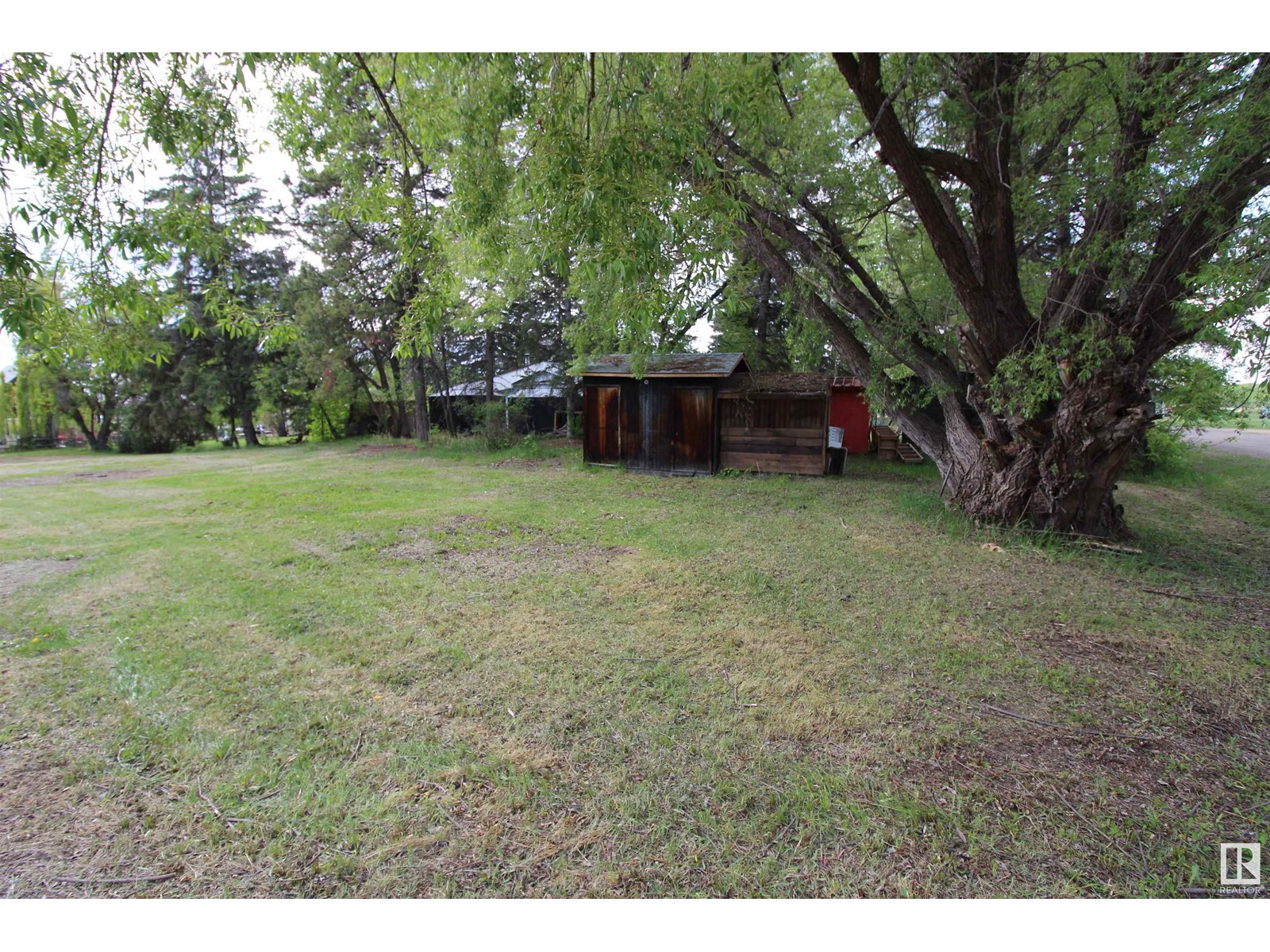 #117 57323 Rr 30 Property Photo 24
