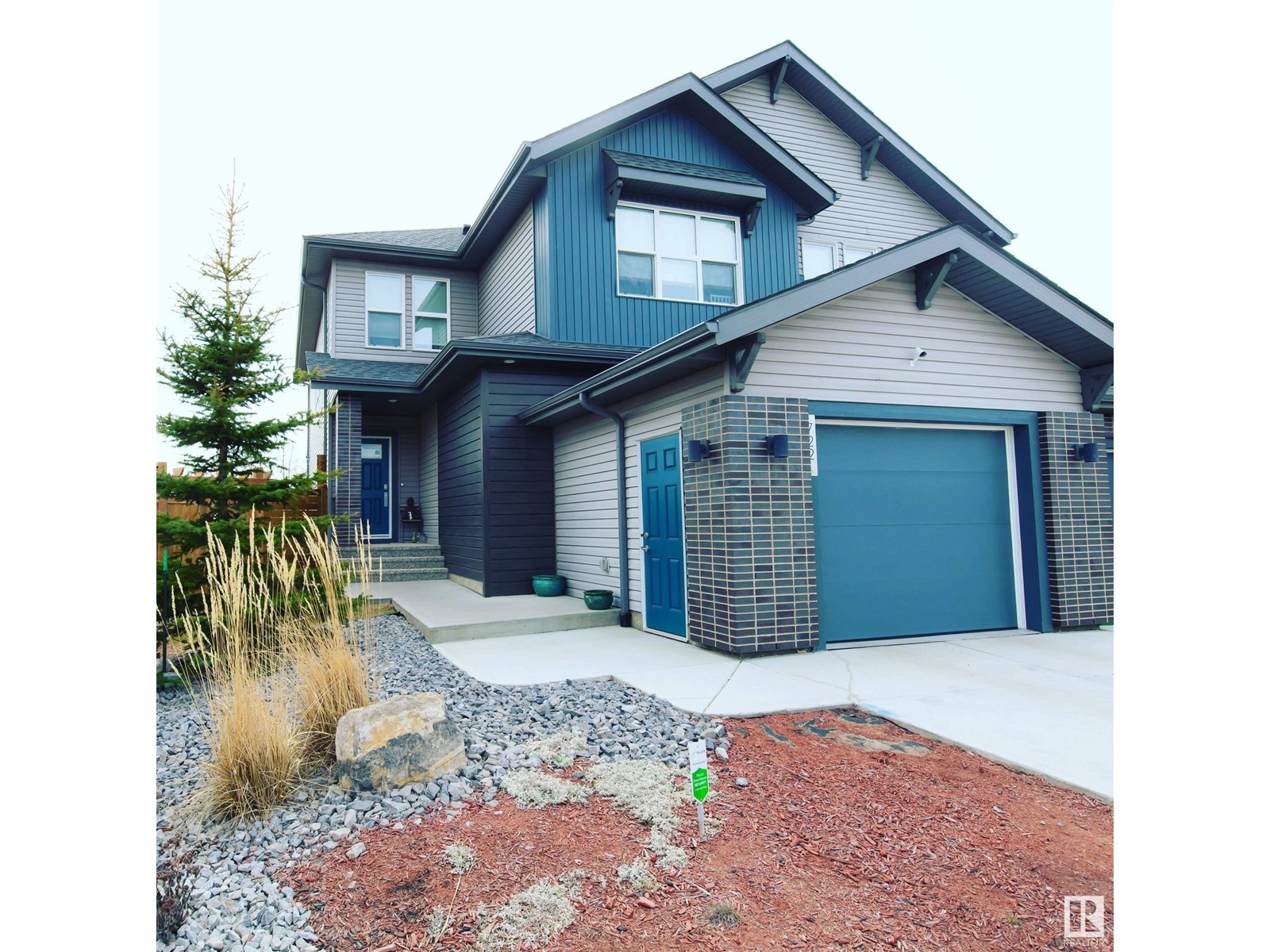 722 Charlesworth Wy Sw Property Photo