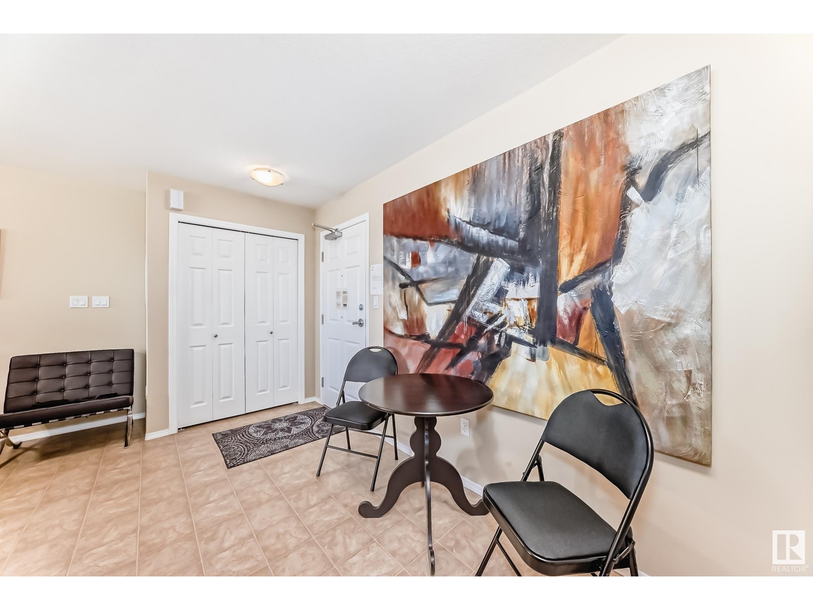 #321 8802 Southfort Property Photo 10