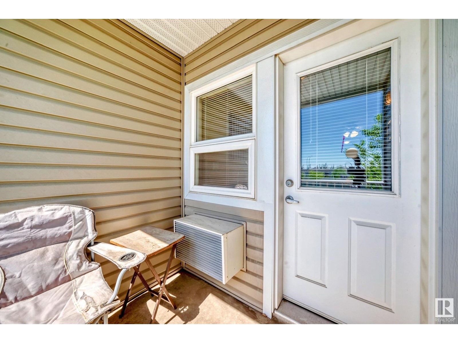 #321 8802 Southfort Property Photo 16