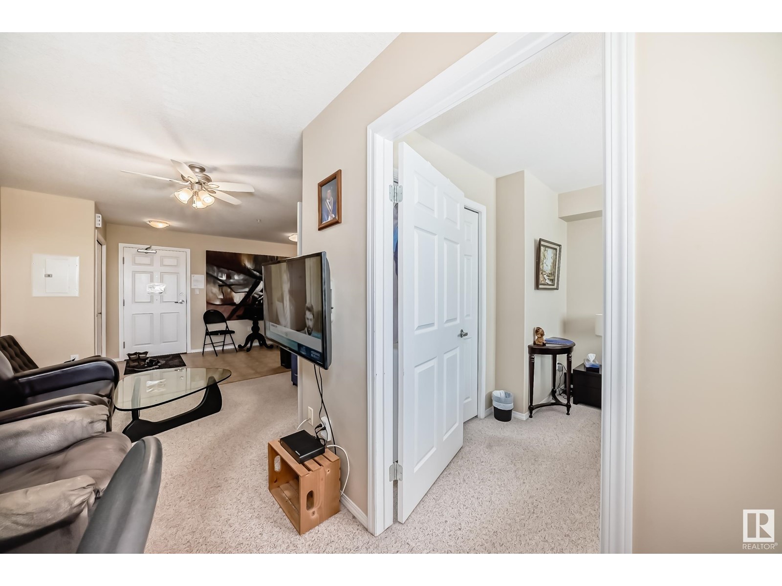 #321 8802 Southfort Property Photo 18