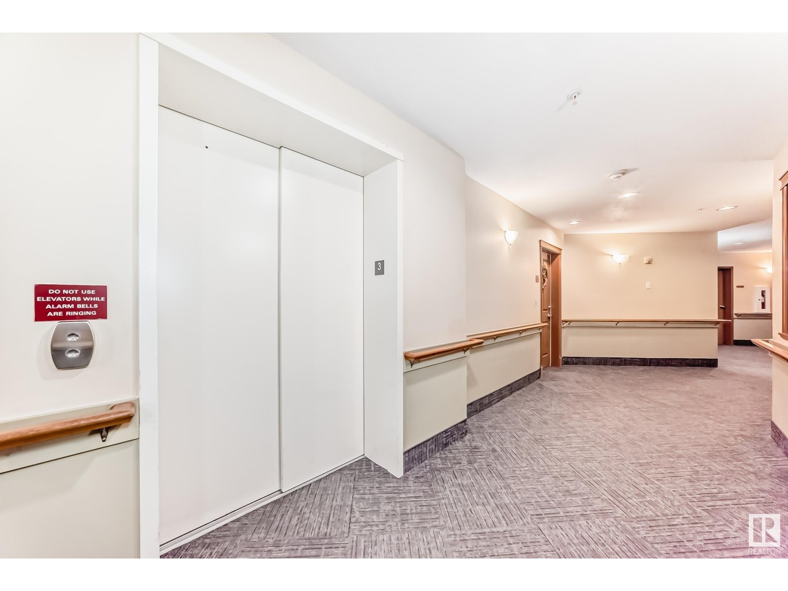 #321 8802 Southfort Property Photo 28