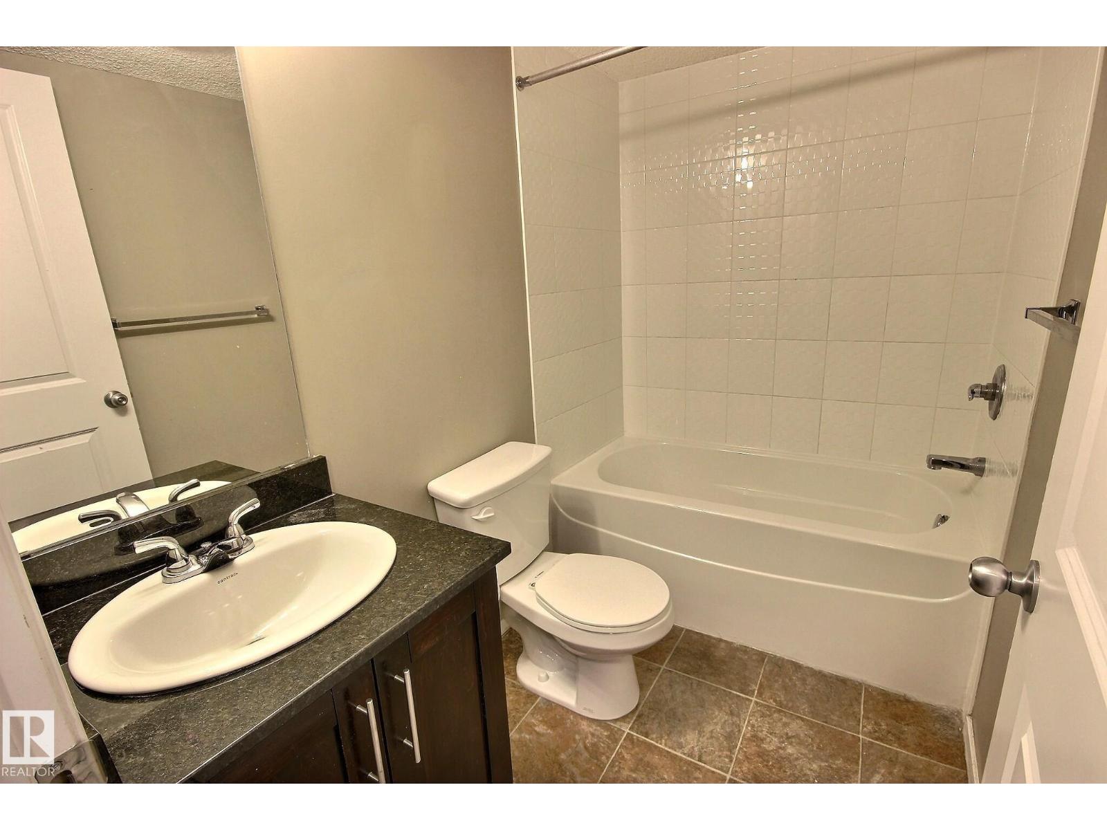 E4439876 Property Photo 3