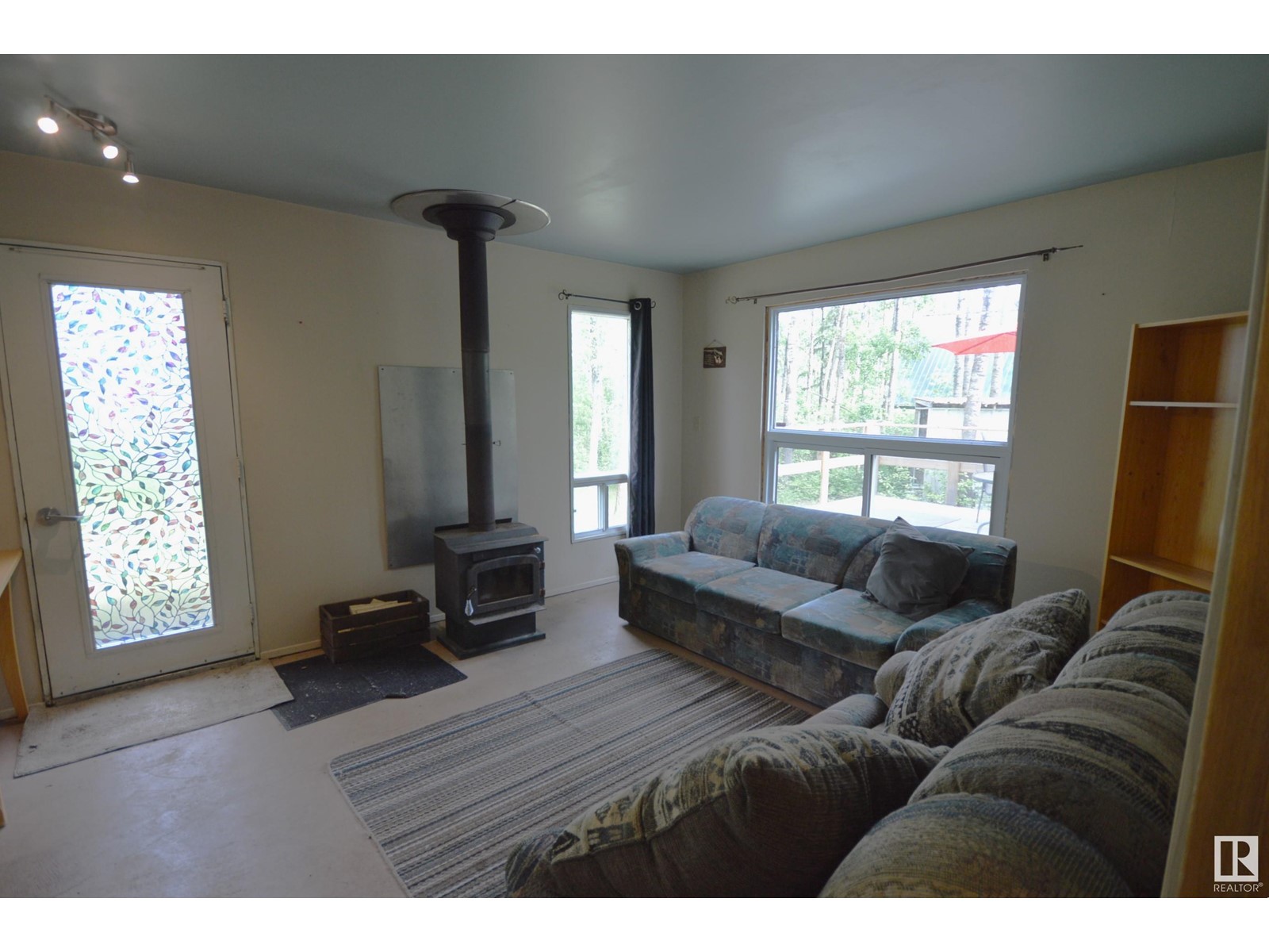 6 45302 Twp Rd 593a Property Photo 11