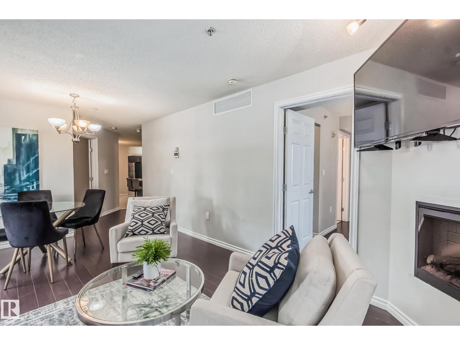 #115 10118 106 Av Nw Property Photo 3