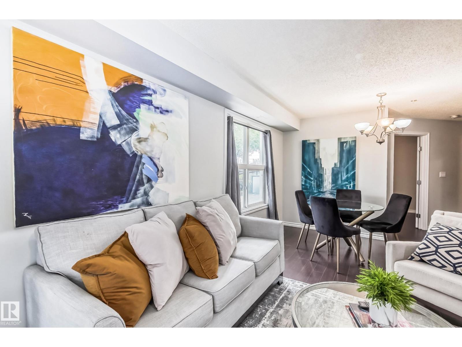 #115 10118 106 Av Nw Property Photo 4