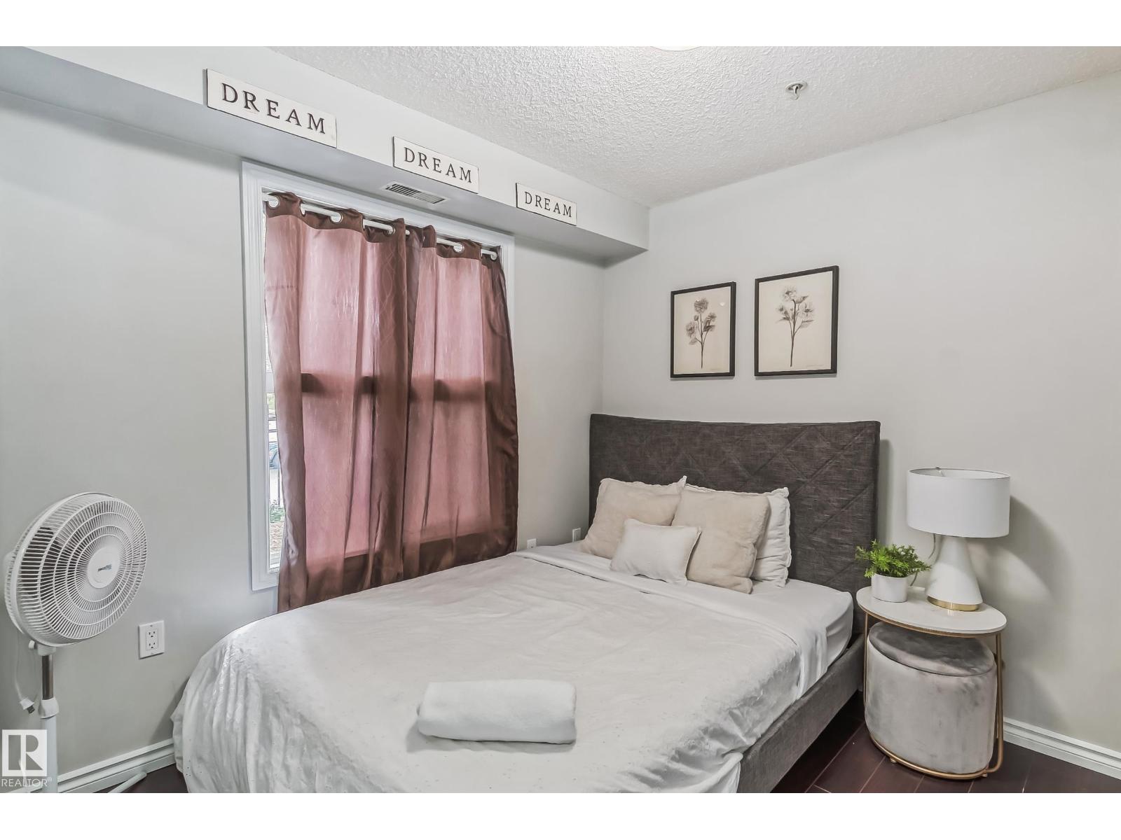 #115 10118 106 Av Nw Property Photo 18