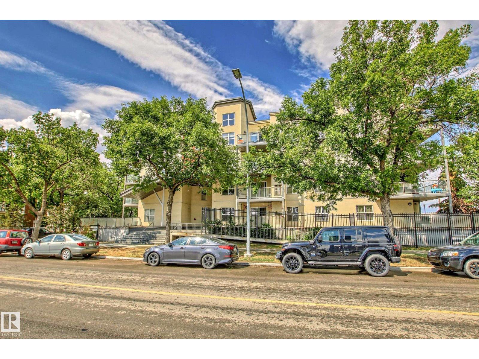#115 10118 106 Av Nw Property Photo 33
