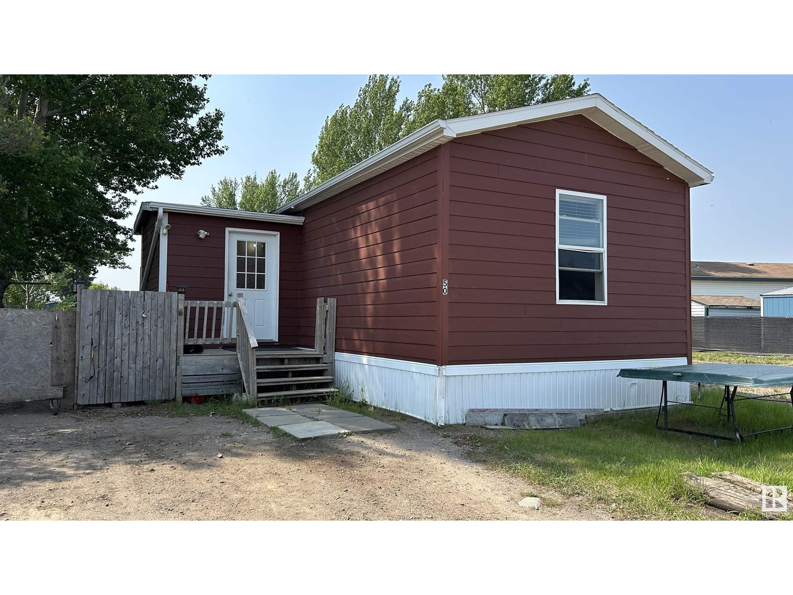 50 5508 55 St Property Photo 1