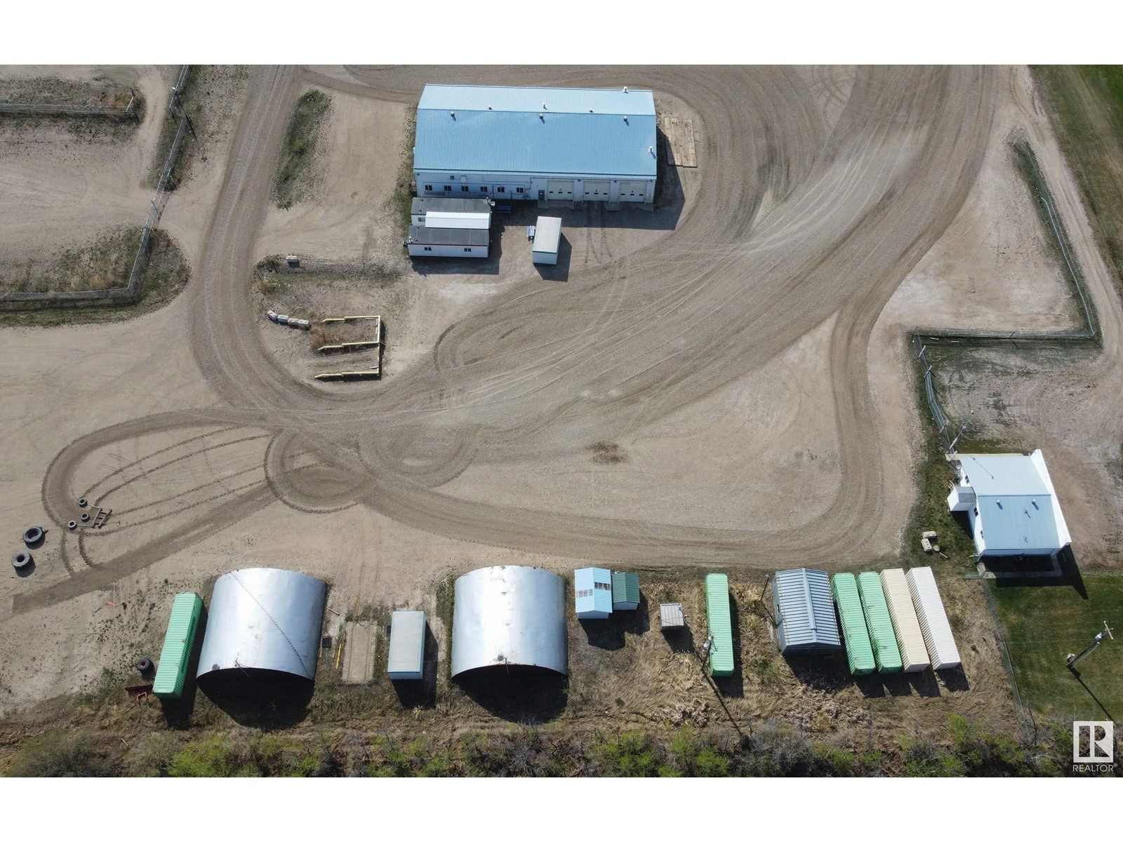 7402 50 Av Property Photo 1