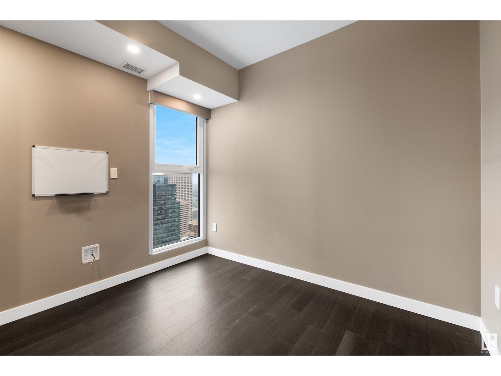 #3802 10180 103 St Nw Property Photo 10