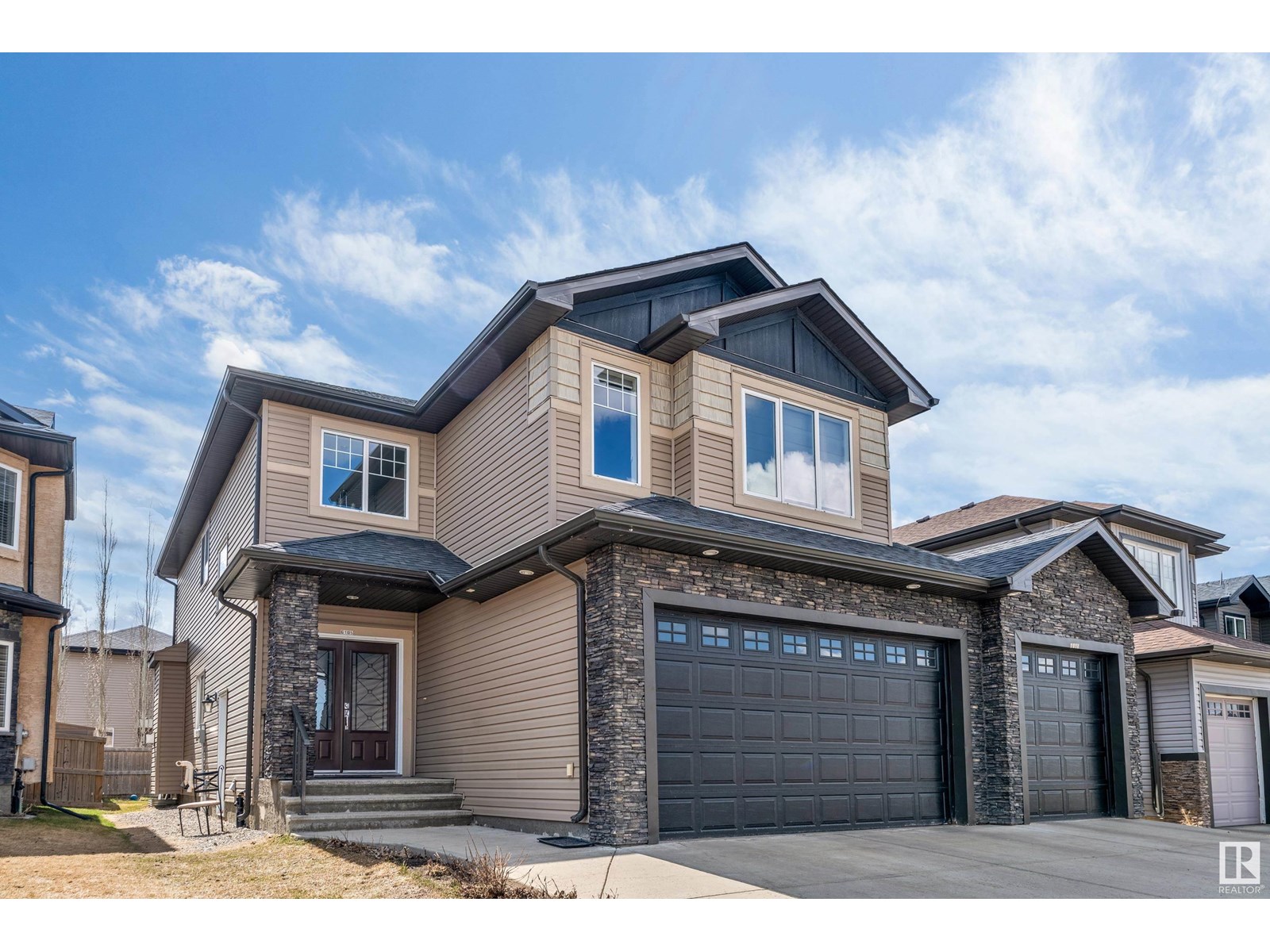 6105 56 Av Property Photo 1