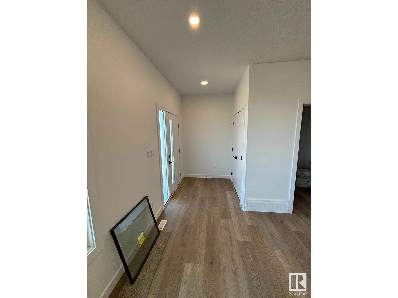 4207 38 St Property Photo 3