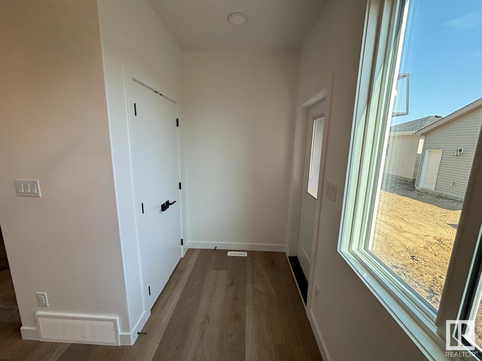 4207 38 St Property Photo 10