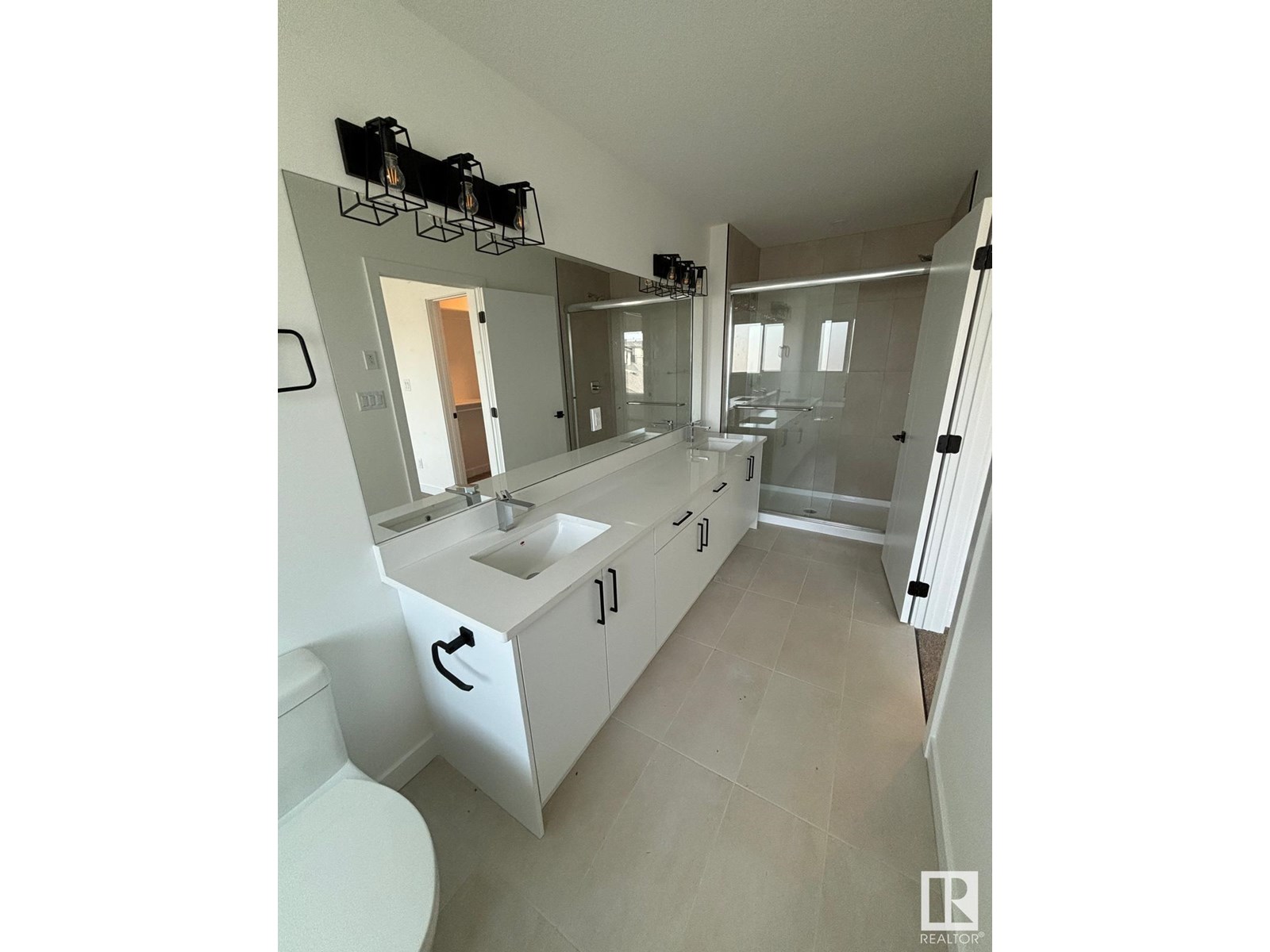 4207 38 St Property Photo 15