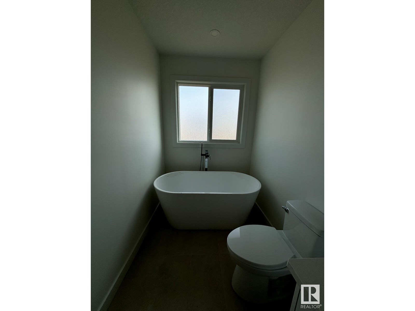 4207 38 St Property Photo 16