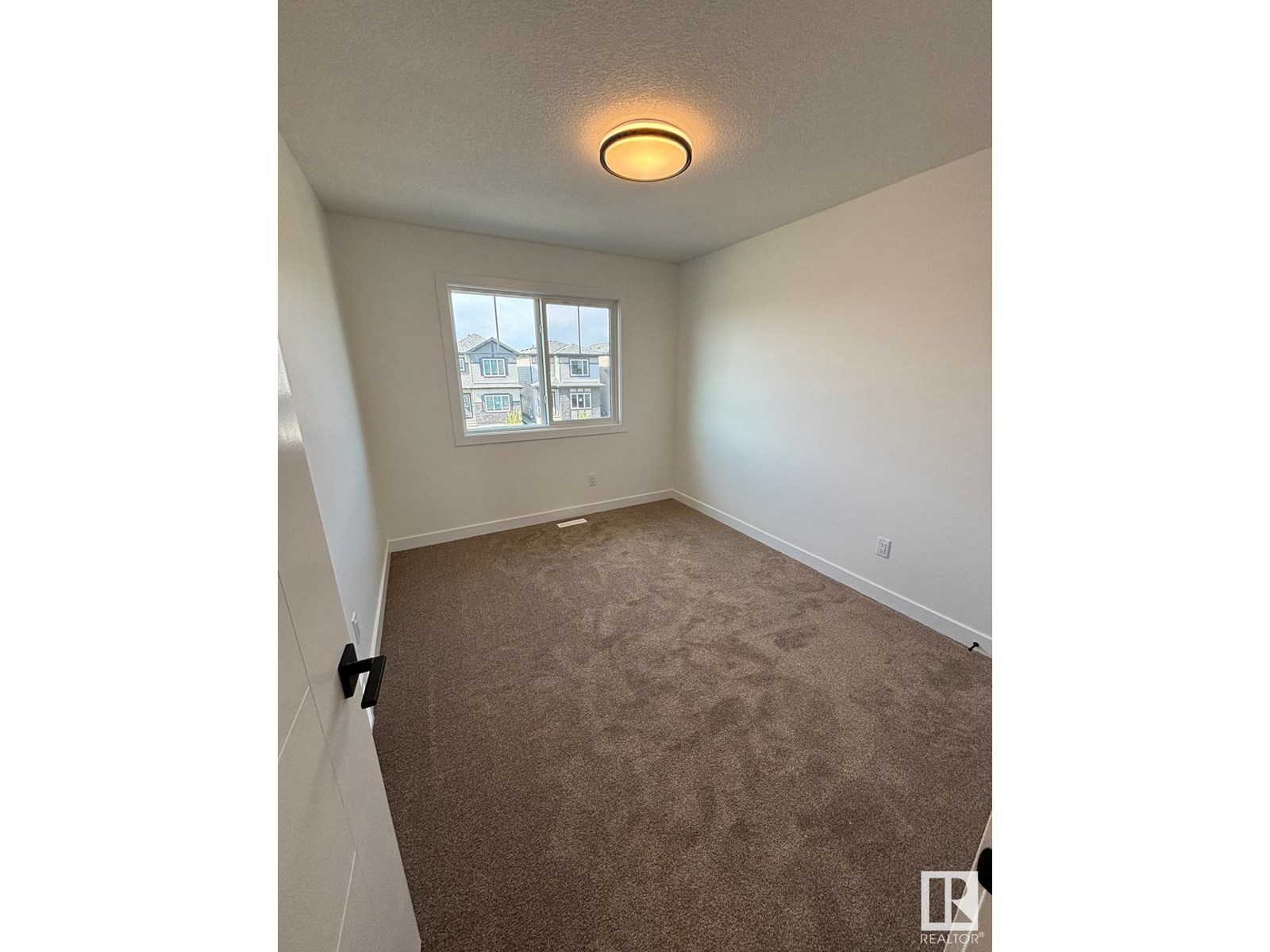 4207 38 St Property Photo 18