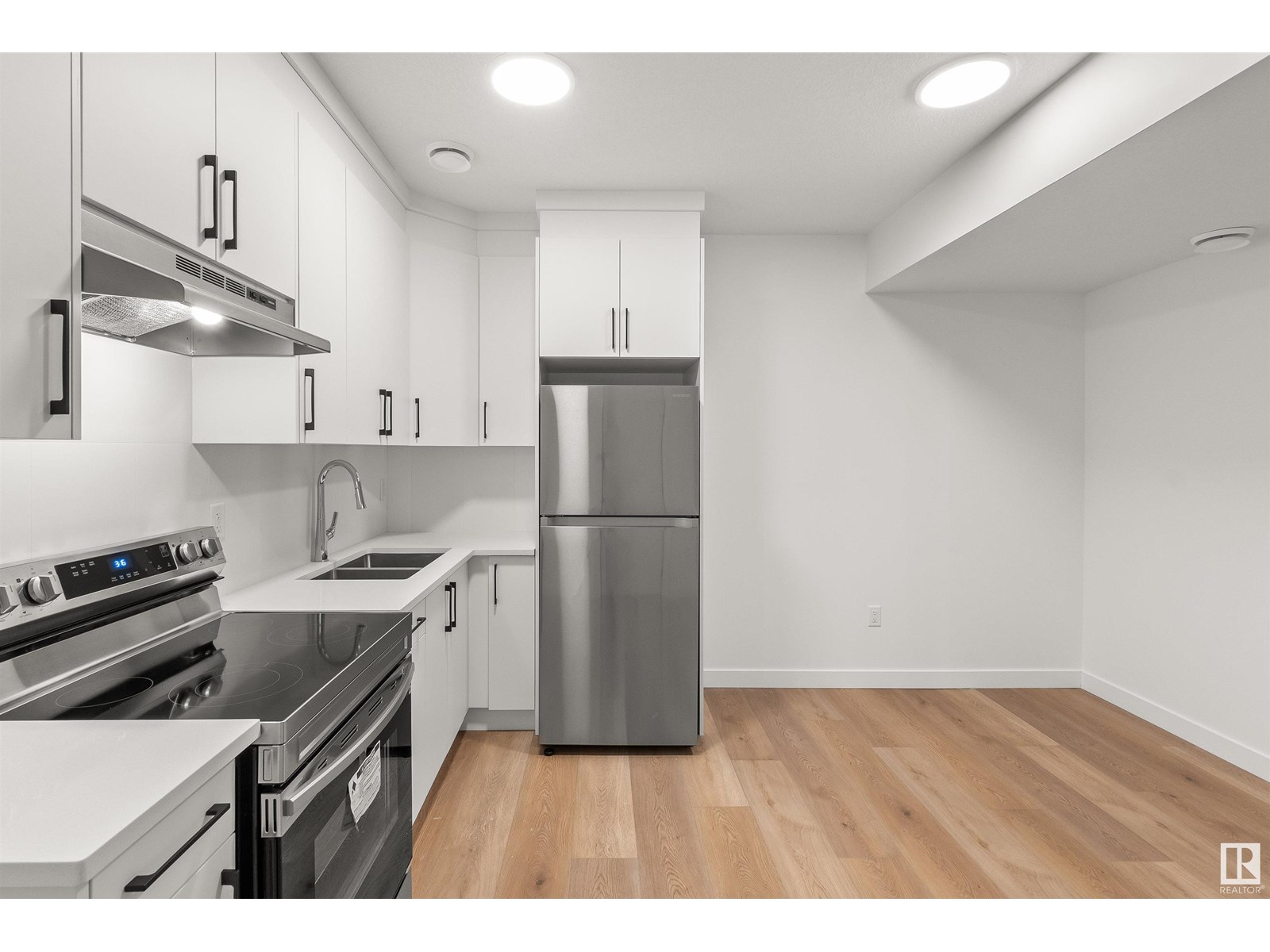 4207 38 St Property Photo 24