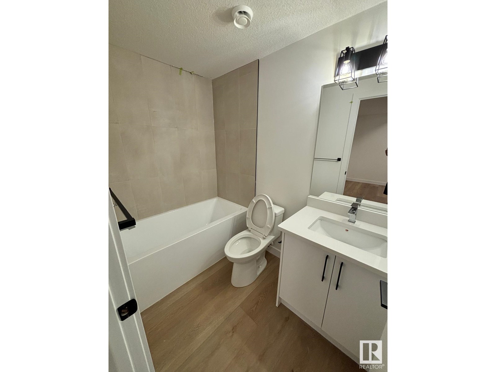 4207 38 St Property Photo 33