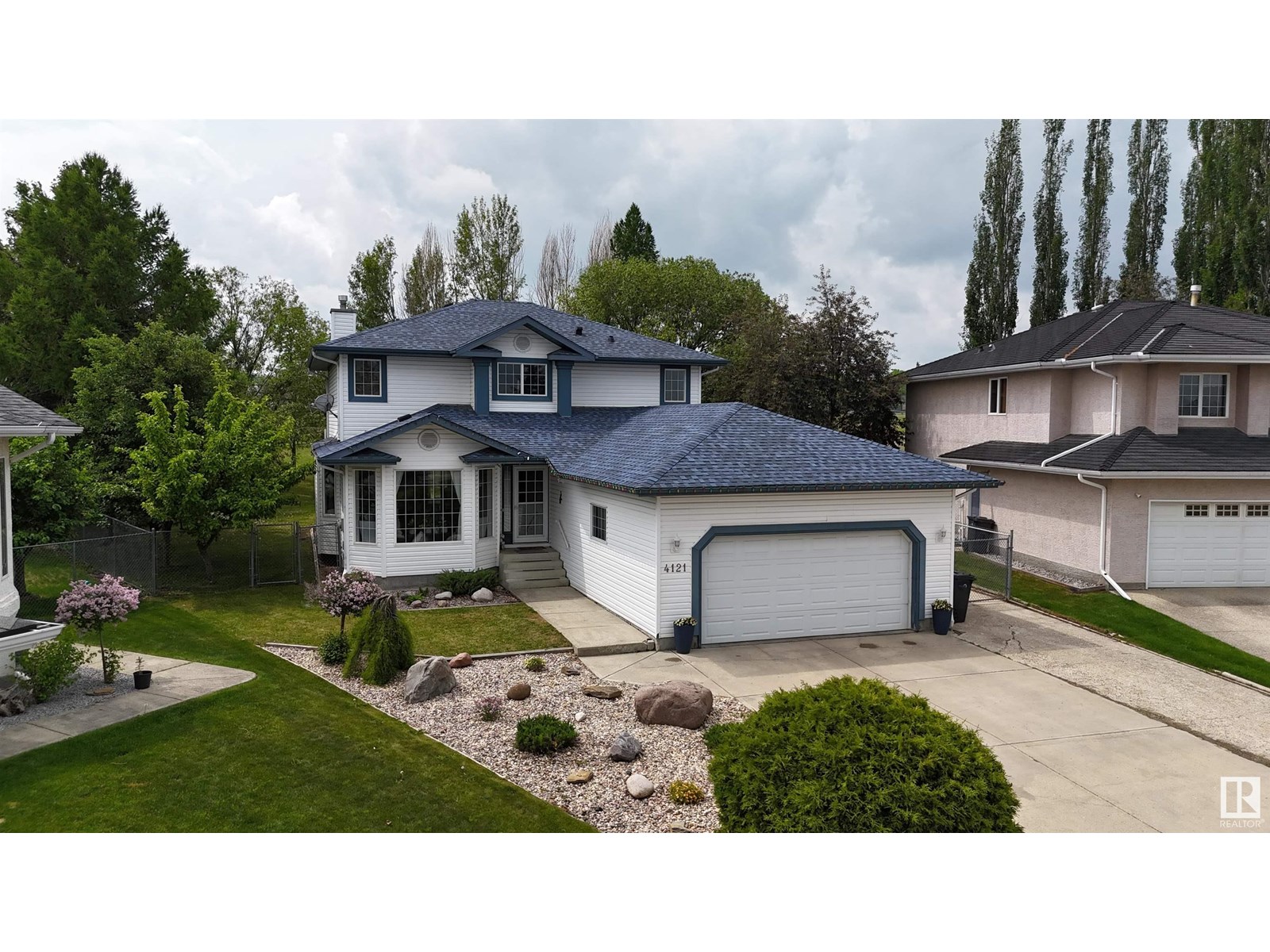 4121 46 AV Property Photo 1