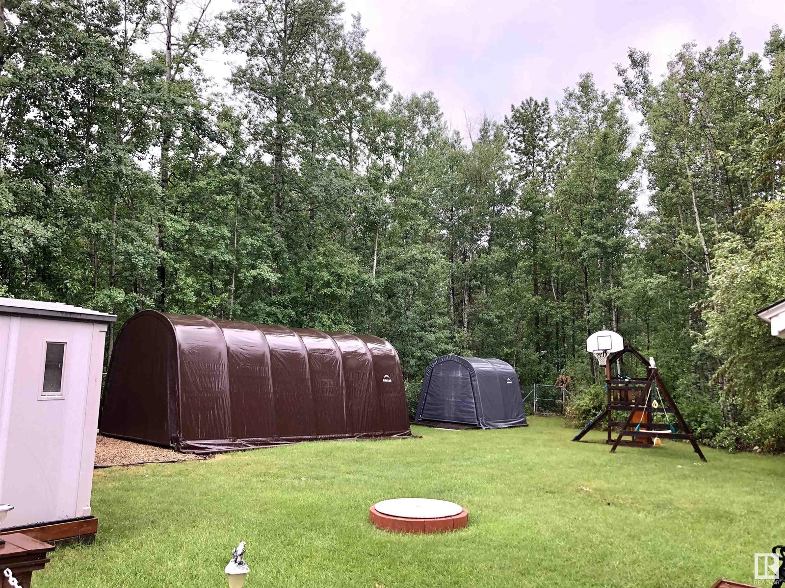 5084 4 St Property Photo 4