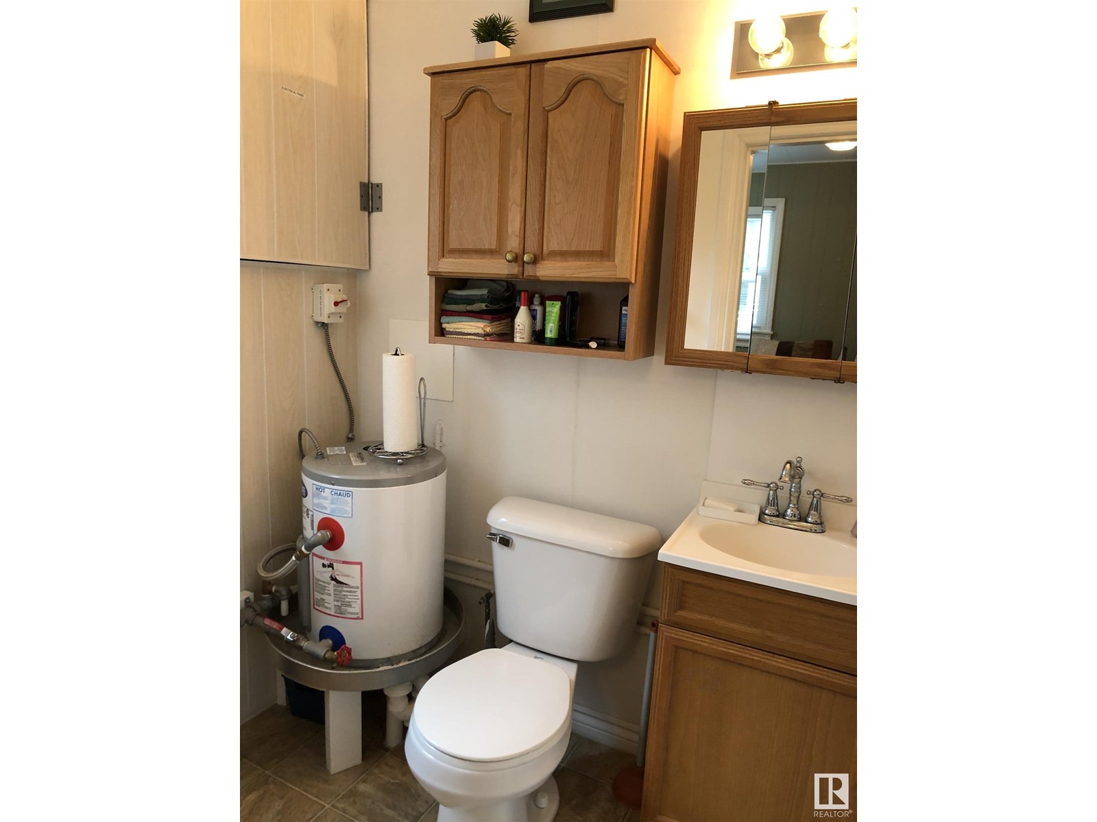 5084 4 St Property Photo 14