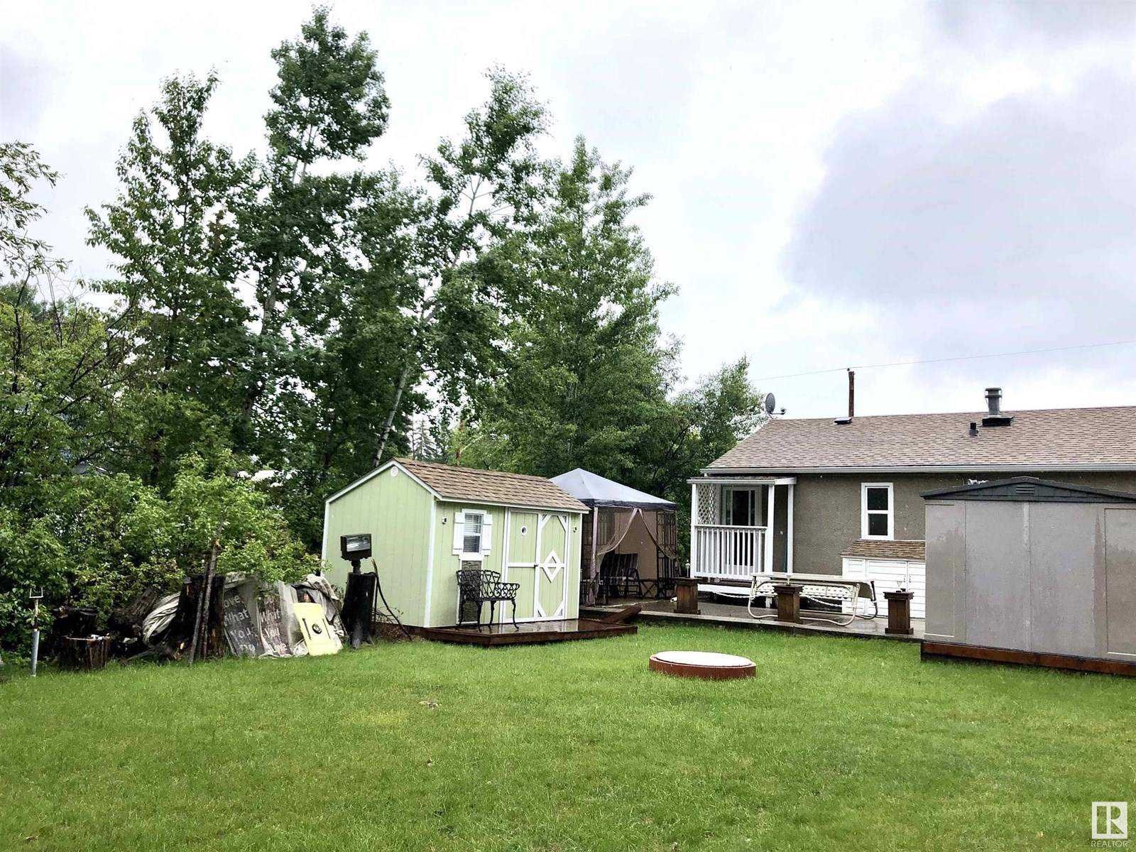 5084 4 St Property Photo 21