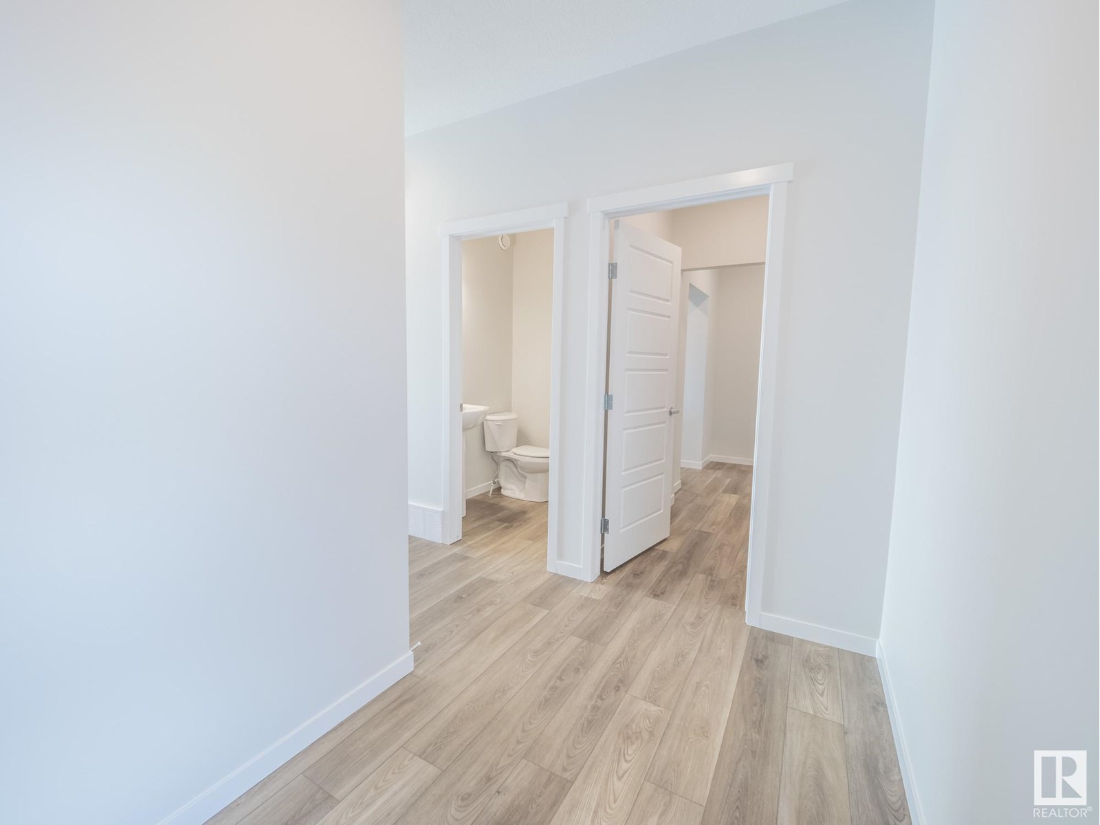 7139 177 Av Nw Property Photo 2