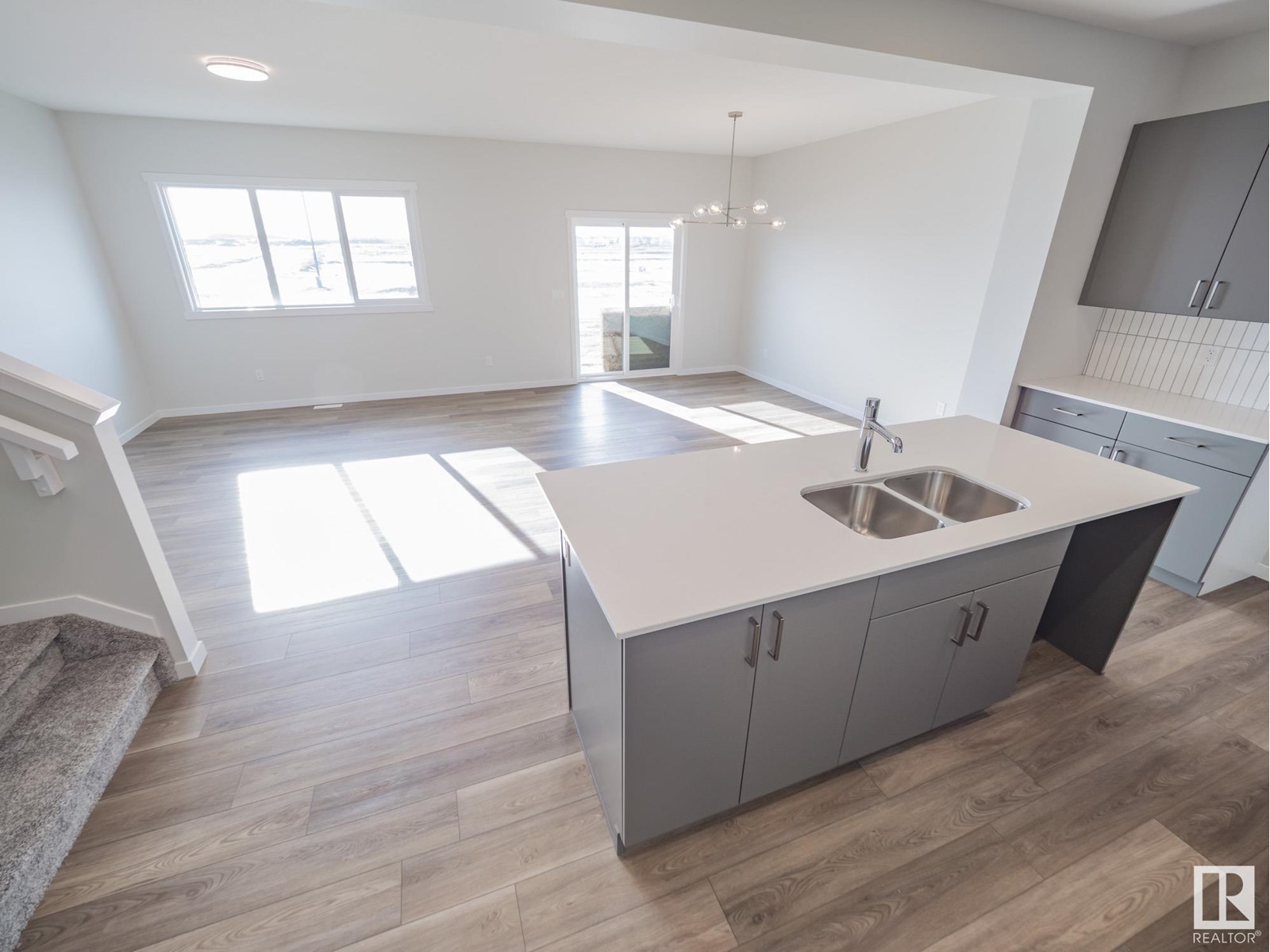 7139 177 Av Nw Property Photo 11