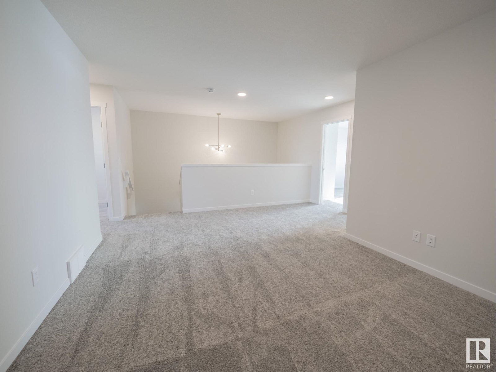 7139 177 Av Nw Property Photo 21